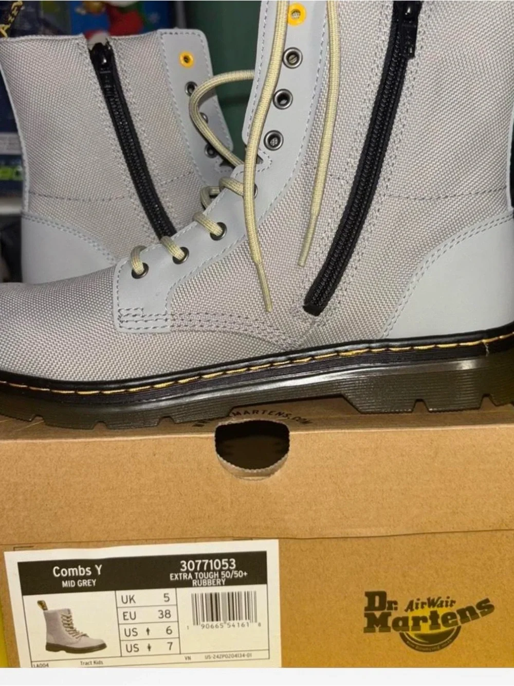 Dr. Martens Mid Grey Kids Combs Y Boots